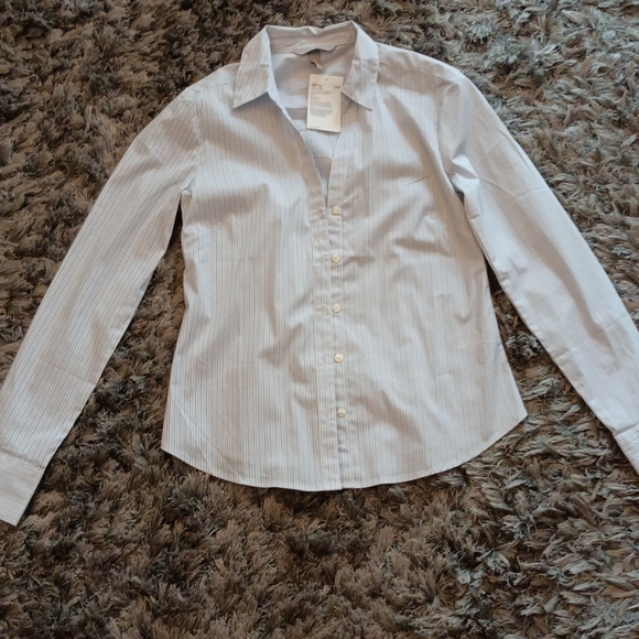 H&M Tops - ✨H&M formal striped shirt